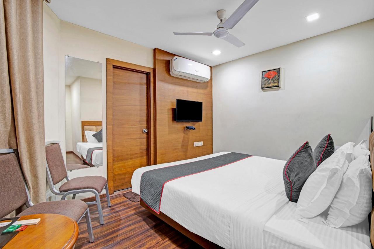 Hotel Navjivan Himatnagar Exterior foto