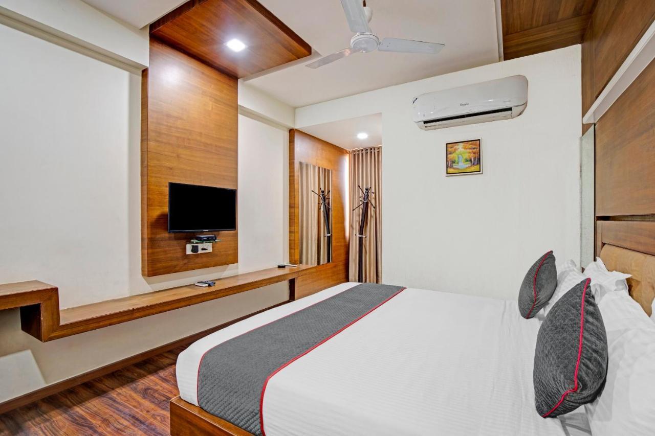 Hotel Navjivan Himatnagar Exterior foto